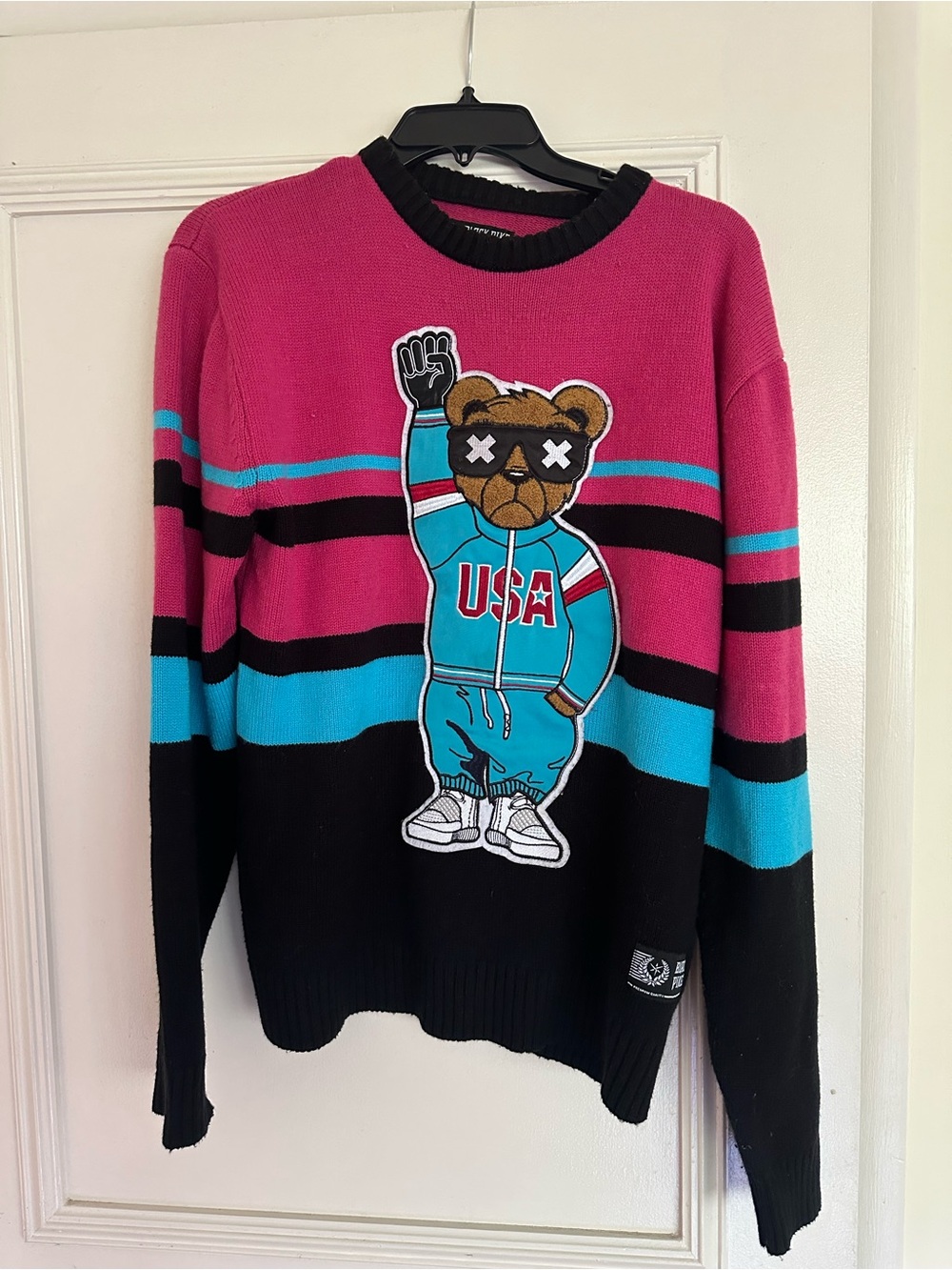 Men’s Black Pike Men's Crewneck Streetwear Sweater with USA Graphic - Pink & Blu